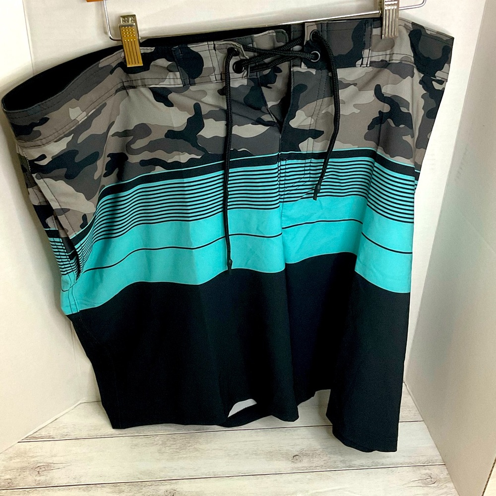 NEW!!!!!No Boundaries Men's NB Fixed Waist Swim Trunks?at the knee